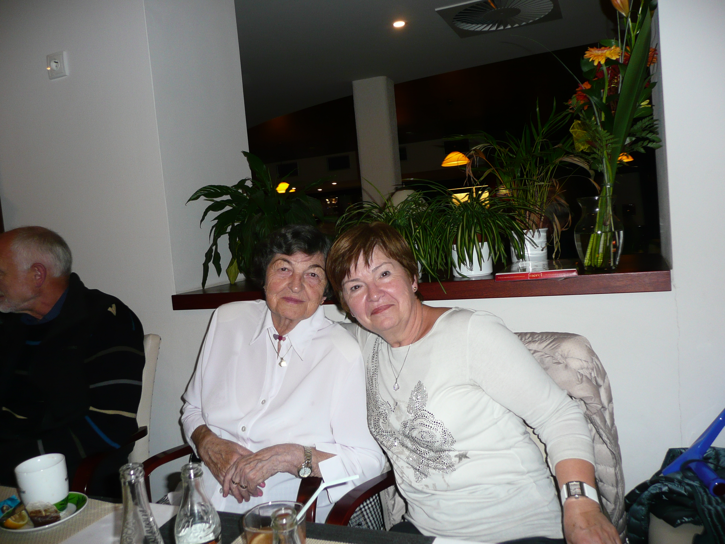 Lada K, Evelina